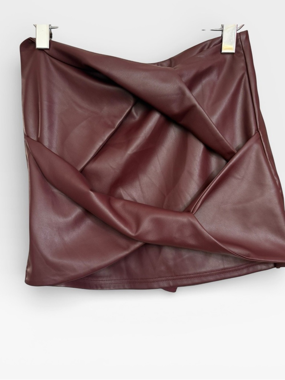 Commense Twisted Lies Faux Leather Mini Skirt in Plum - Picture 4 of 9